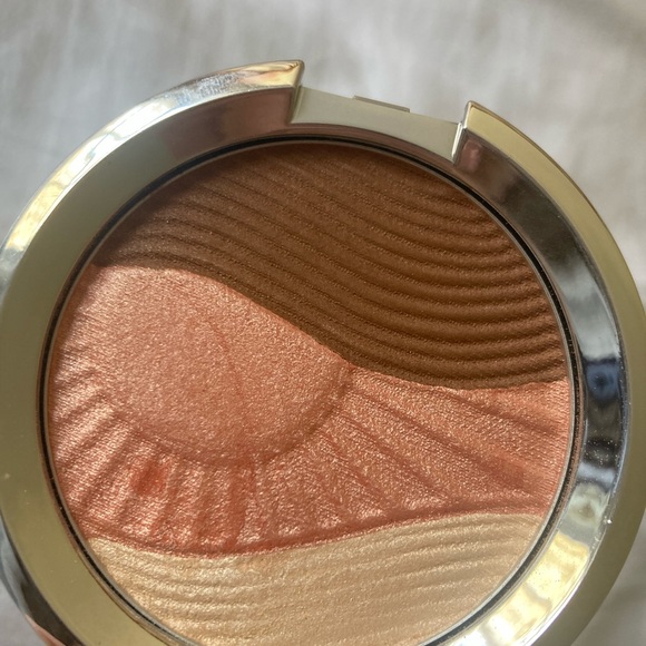 Becca and Laura Geller Highlighter bundle - Picture 2 of 7